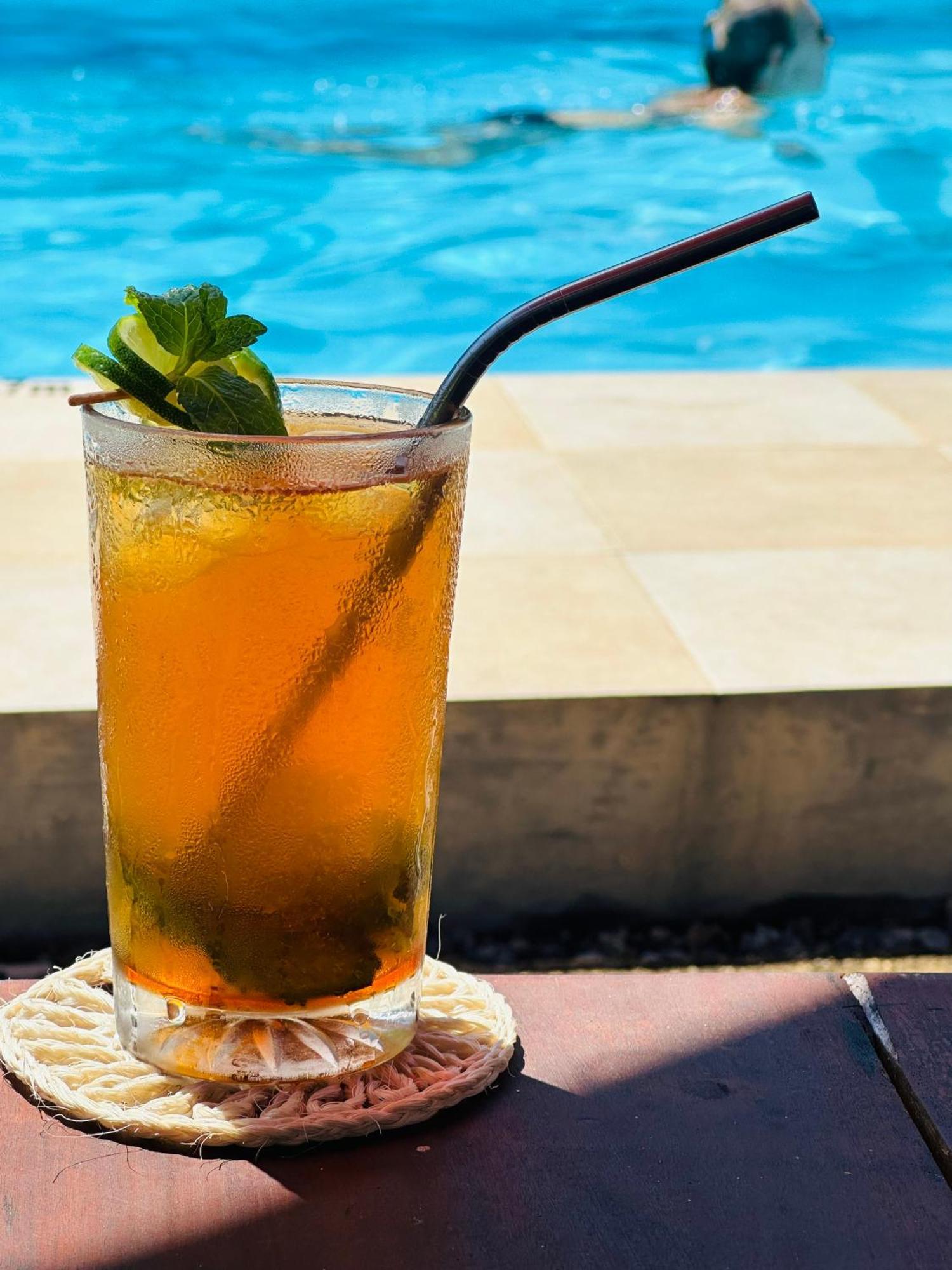 Green Parrot Beach Resort タンガラ エクステリア 写真
