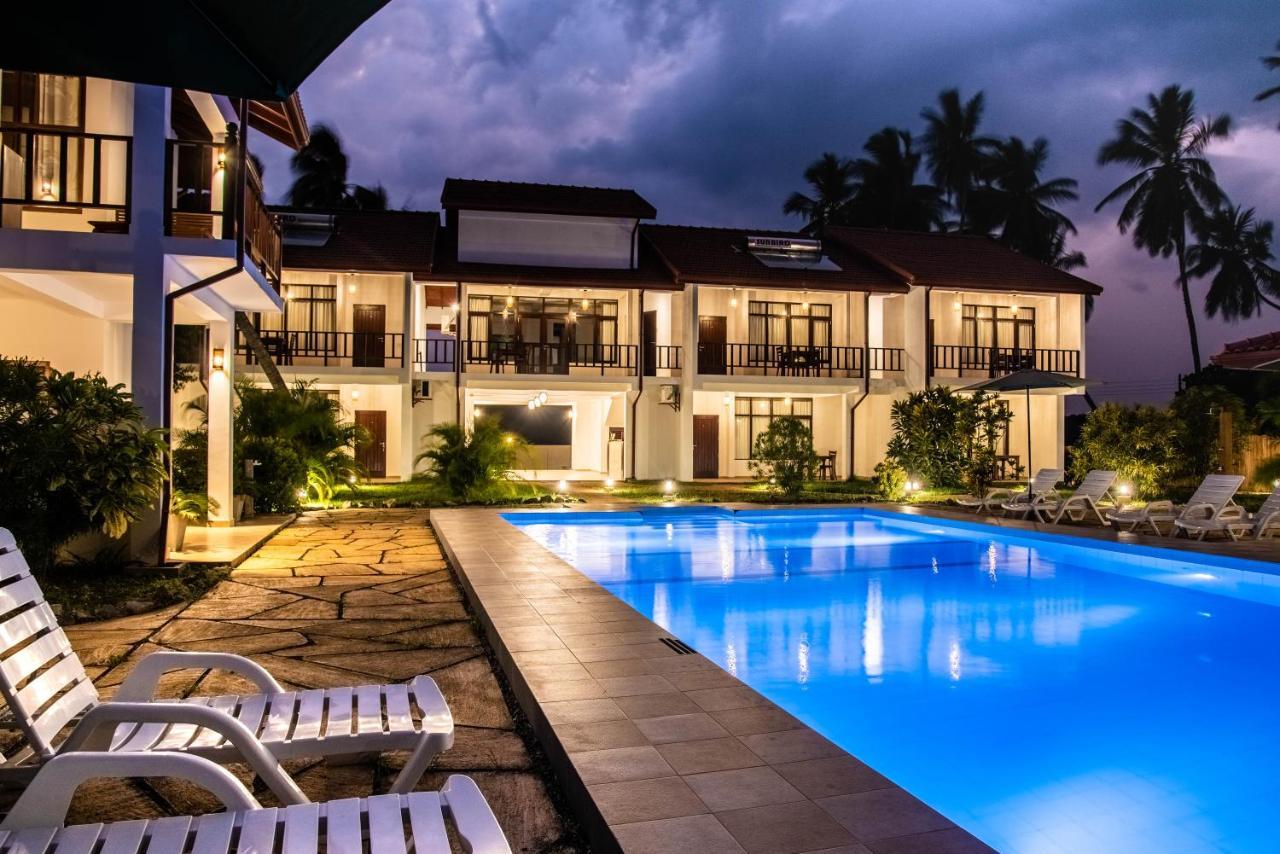Green Parrot Beach Resort タンガラ エクステリア 写真