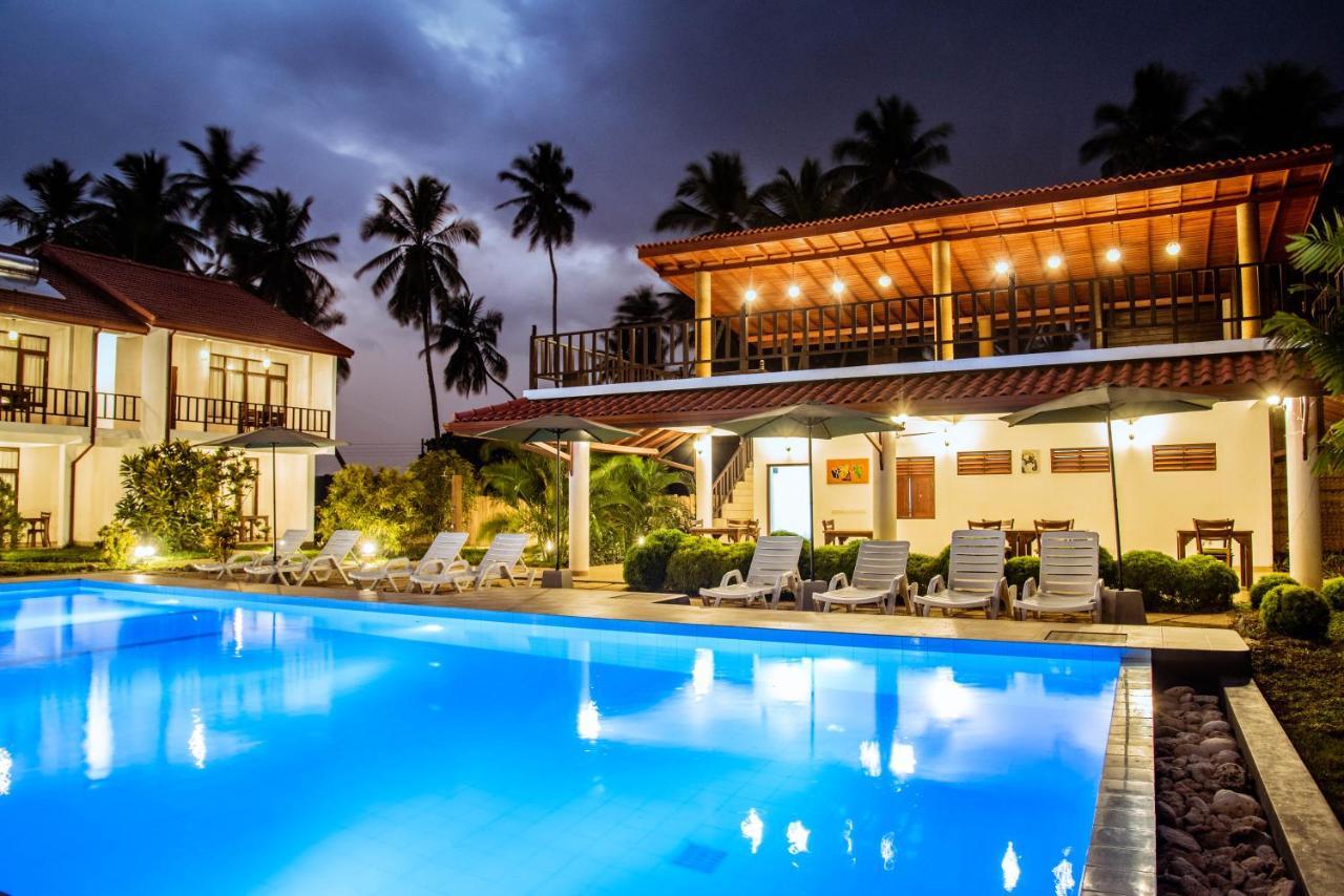 Green Parrot Beach Resort タンガラ エクステリア 写真